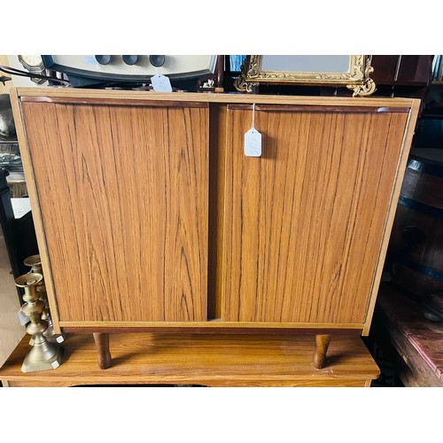 375 - 2 door cabinet