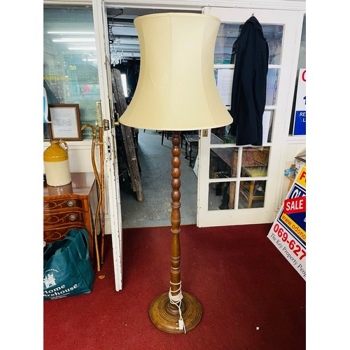 391 - Mahogany standard lamp