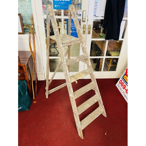 395 - Painters wooden step ladder 6 steps