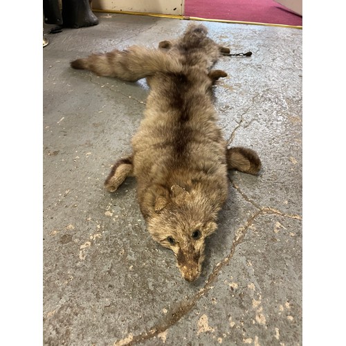 382 - 2 mink stoles 1940's, original fur vintage taxidermy