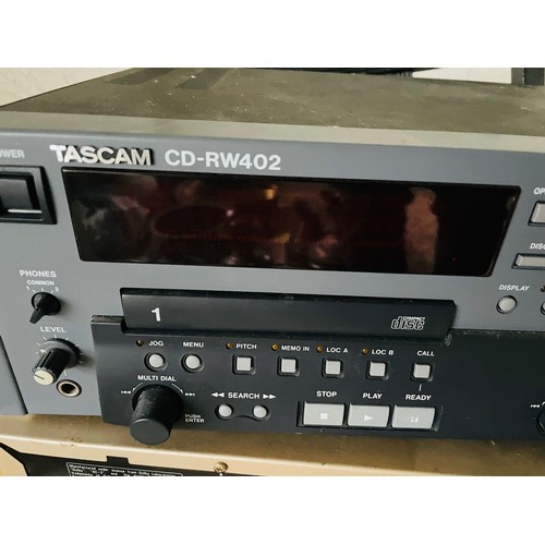 330 - Tascam CD- RW 402