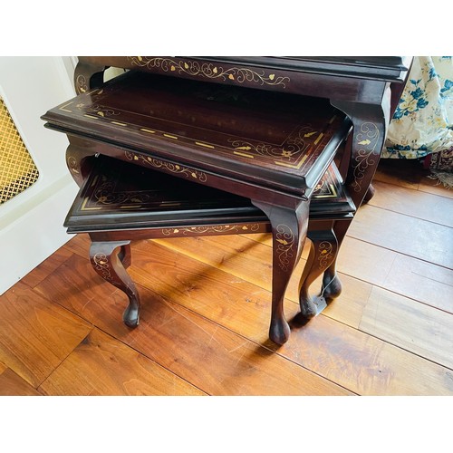 137 - A superb nest of 3 inlaid and mahogany side tables, largest size -22''h x 19''w