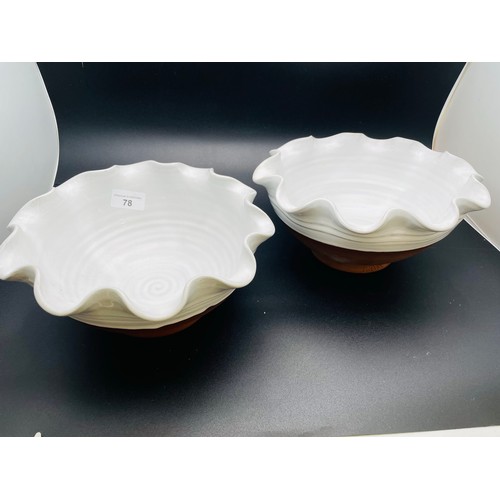 78 - A pair of Stephen Pierce bowls, 10''d