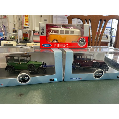 400 - 3 diecast models by Oxford and Welly including 1928 Daimler Queen Mary and King George V 1929 Daimle... 