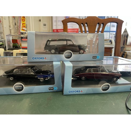 401 - Oxford 1:43 diecast models of Black Daimler DS420 Limousine, Daimler DS420 Hearse and Claret/black D... 