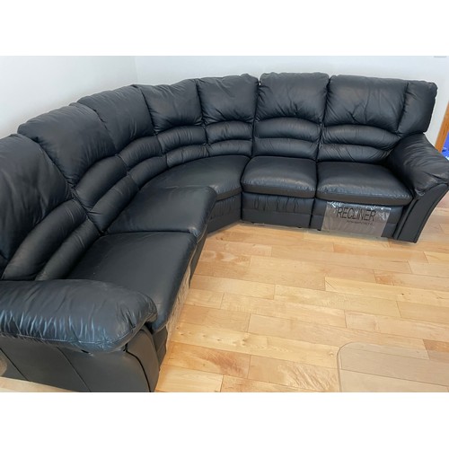 292 - Superb L shaped leather reclining sofa, as new condition, no marks