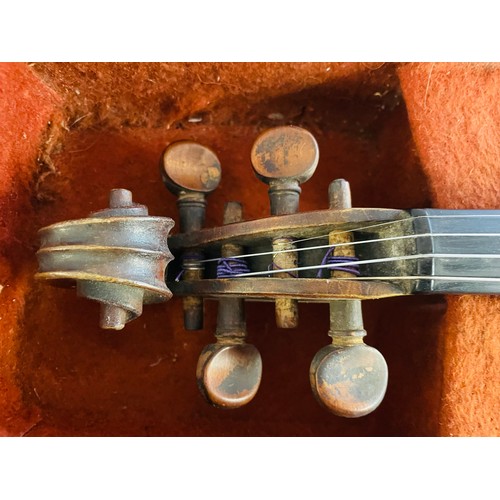 160A - Superb old 19th century fiddle and hard wood case. in excellent condition. 2 bows. Full size. label ... 