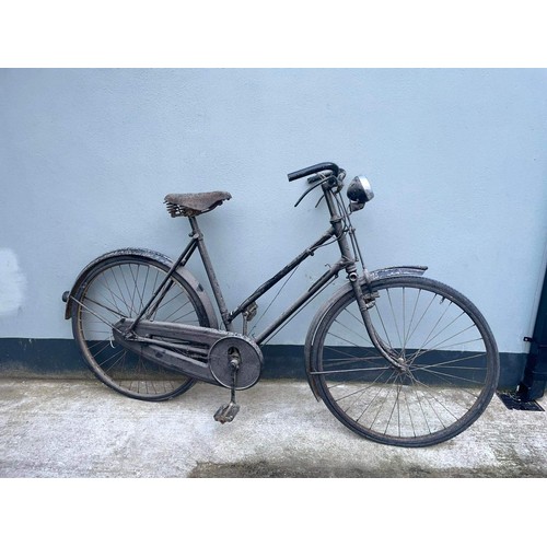 108A - Superb ladies Raleigh bicycle with chain guard and Brooks saddle. Also original light to the front.