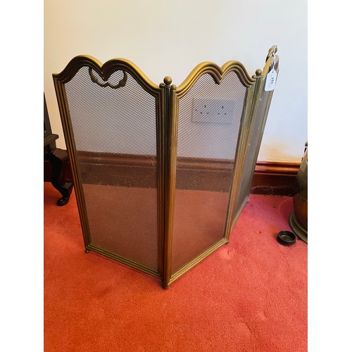 151 - Brass vintage 3 panel spark guard, 20''h x 30''w