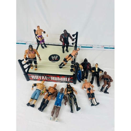 Royal Rumble Wrestling Ring and wrestling figures
