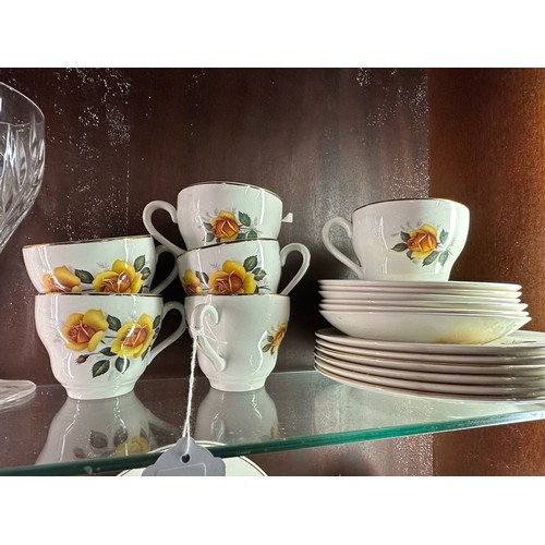 32 - Arklow Yellow Roses, 19 piece tea set, 6 cups, 6 saucers, 6 plates and large plate