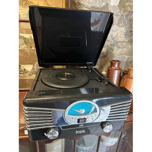 165 - I Tek CD, Radio and record player in perfect working order