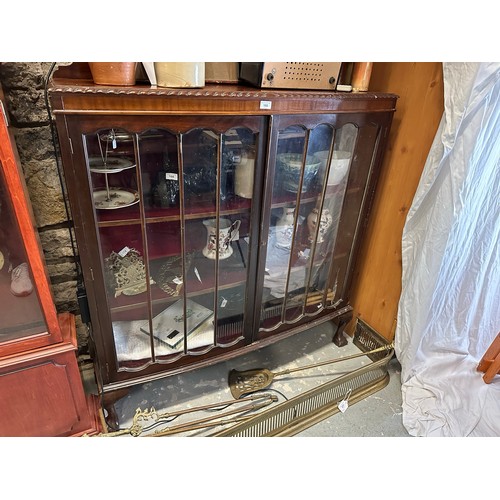 166 - 2 door early 20th century display cabinet with ball and claw feet and rope edged. complete with key.... 