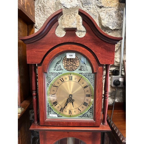 186 - Beautiful complete grandfather clock in working order, 72''h x 9''d x 17''w