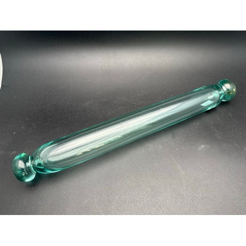 385 - Georgian glass rolling pin, 15''l with rough pontil mark