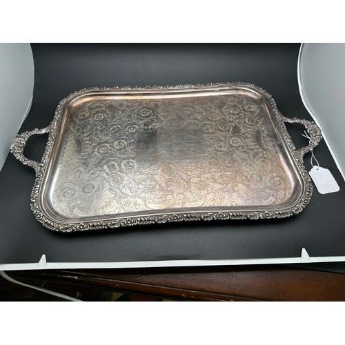 391 - Very heavy tray with foliate edges and 2 handles, silver plate on copper, 22''l x 13''w