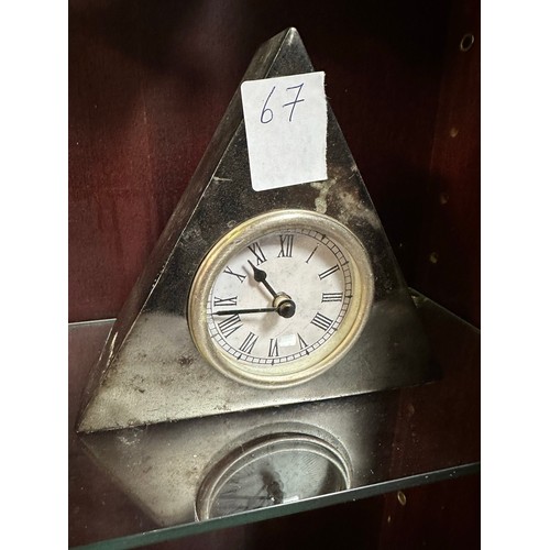 67 - Unusual triangular mantle Clock, 6''h x 7''w