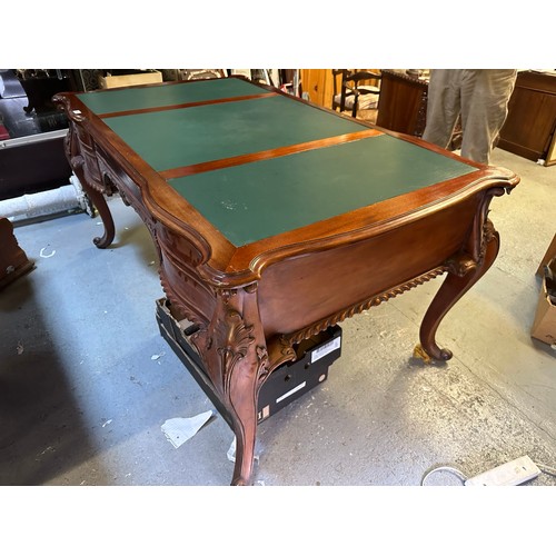 140A - Superb large mahogany desk on 4 serpentine legs with leather inserts, 37''d x 63''w x  31''h, excell... 