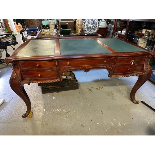 140A - Superb large mahogany desk on 4 serpentine legs with leather inserts, 37''d x 63''w x  31''h, excell... 