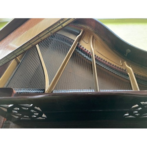 160A - Baby grand piano in a mahogany case, by Andrae Hamburg. In excellent condition. (buyer to arrange co... 