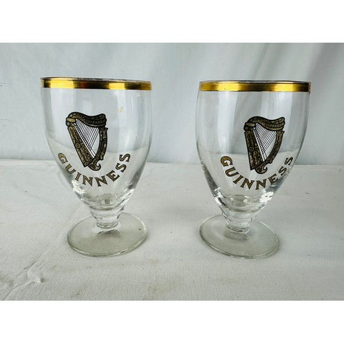 85 - OLD GUINNESS GOBLEN DISPLAY GLASSES WITH BEAUTIFUL GOLD MOTIF