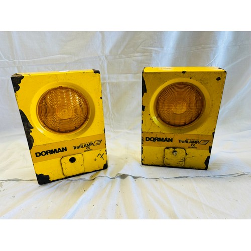5 - A PAIR OF YELLOW SIGNAL LAMPS