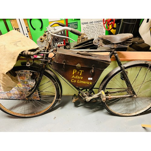 190 - OLD P&T ADARE CO LIMERICK LEATHER BICYCLE
SATCHEL USED BY POSTMAN CIRCA 1930’S H38CM
W46CM D9CM (BIC... 