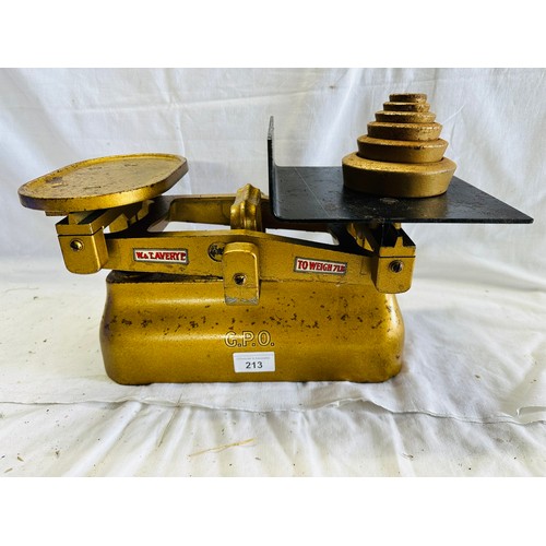 213 - OLD GENERAL POST OFFICE AVERY PARCEL
SCALES WITH BRASS WEIGHTS H23CM W37CM
D19CM