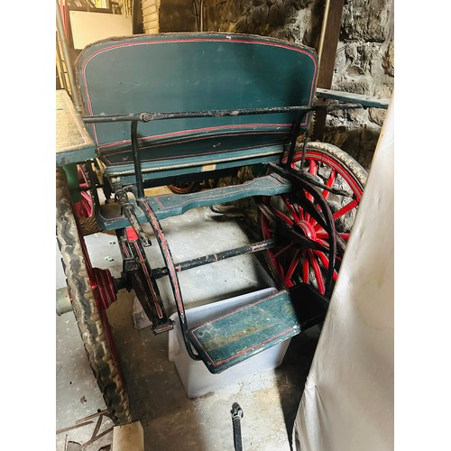 120A - 6 SEATER VICTORIAN CARRIAGE WITH FRINGED CANOPY TOP