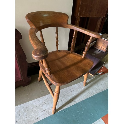 252 - Sturdy smokers chairs, 17'' seat h