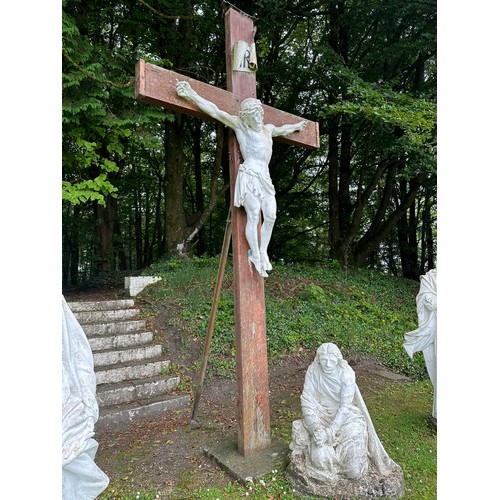 280 - Superb Crucifix in plaster on a wooden cross, approx. 13 ft high
Please Note - It is the responsibil... 