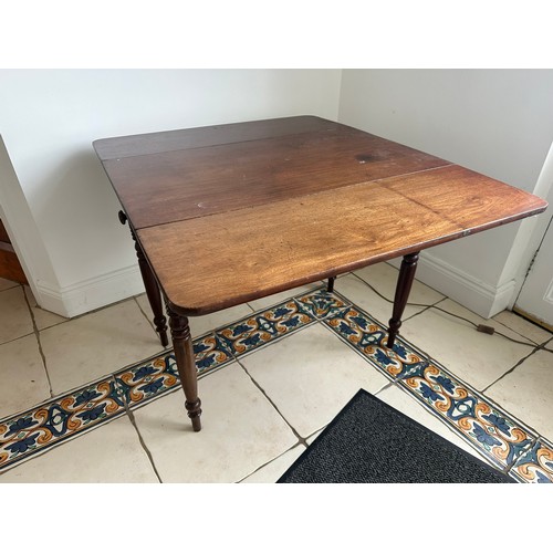 320 - Victorian Single drawer drop leaf oak table, 5'x 21'' x 29'' (extended)