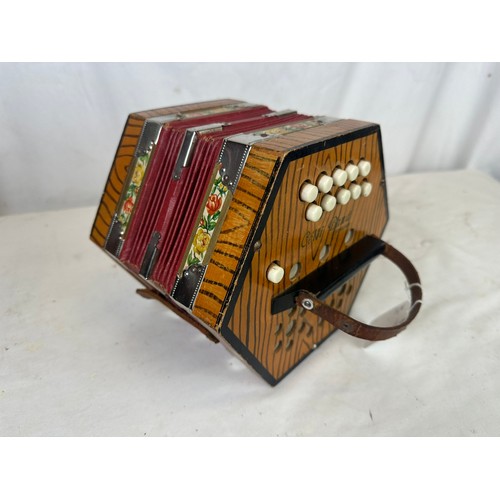 77 - Ceili band vintage concertina