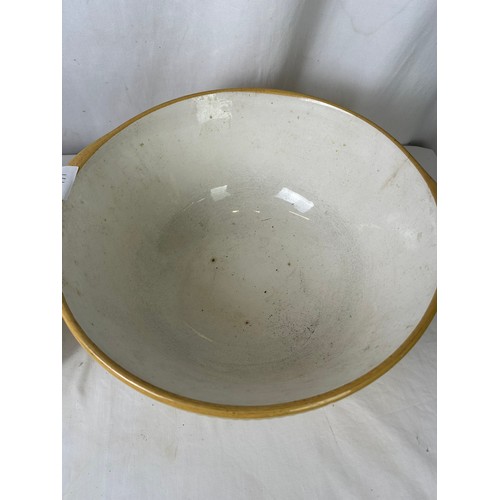 239A - 2 large vintage mixing bowls 13'' and 9''