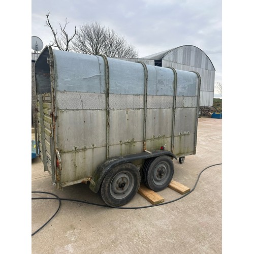 227 - Livestock trailer with steel floor with ramp, loading gates, working lights and mud guards