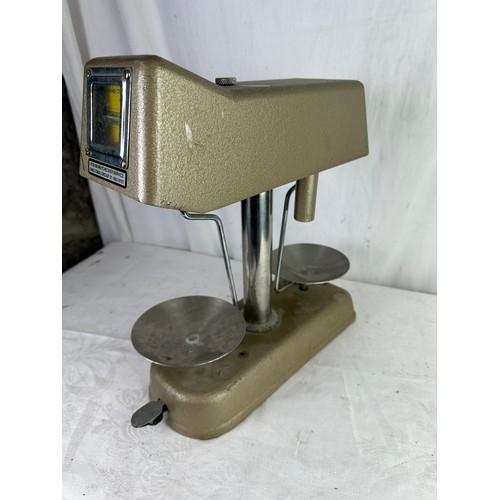 95 - Omal universal money checker, bank cashiers scale