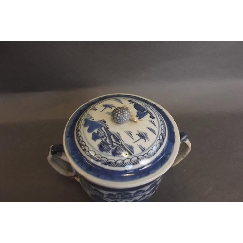 16 - A C19th Chinese blue and white porcelain loving cup and cover with rope twist handles, decorated wit... 