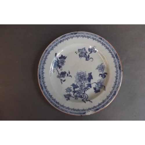 69 - An early C19th Chinese blue and white porcelain plate decorated with sprays of flowers, 9