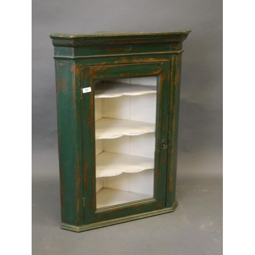 840 - A C19th painted oak corner hanging display cabinet, 27