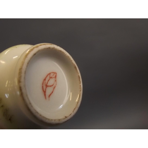 1 - A Cantonese porcelain scent bottle with cockerel decoration, leaf mark to base, 3½