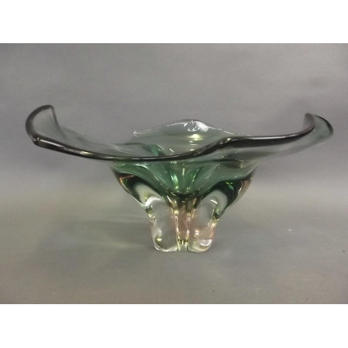 42 - A green Studio glass pedestal fruit bowl shaped as a stylised three leaf clover, 13