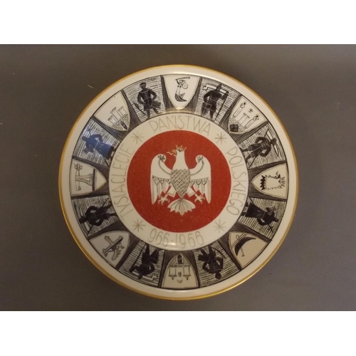 50L - A Polish porcelain cabinet plate decorated with an armorial eagle and a knight border, inscribed 'Ty... 