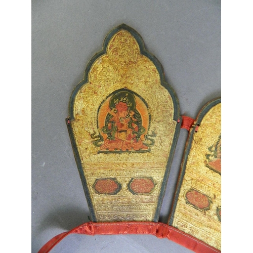 50K - A late C19th/early C20th Sino-Tibetan five leaf Lama crown with hand painted and gilt decoration dep... 