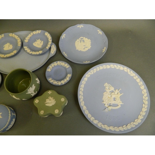 249 - A collection of Wedgwood Jasperware to include an oval platter, three Christmas plates dated 1996, 1... 