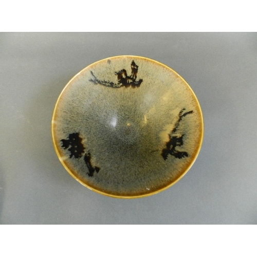 202 - A Chinese Cizhou kiln pottery bowl with tortoiseshell drip glaze and bird decoration, 6½