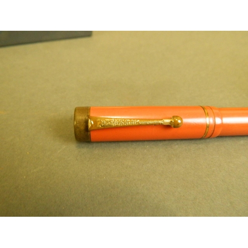 250L - A 1930s Parker Duofold fountain pen with 14ct gold nib, together with a matching 1980s Sheaffer prop... 