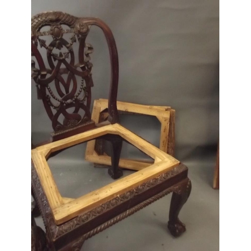 845 - A set of four Colonial Chippendale style standard chairs with carved and pierced splat backs, raised... 