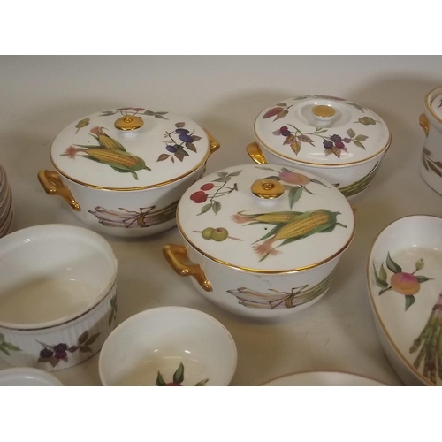 26 - A large Royal Worcester Evesham pattern part dinner service (100+)