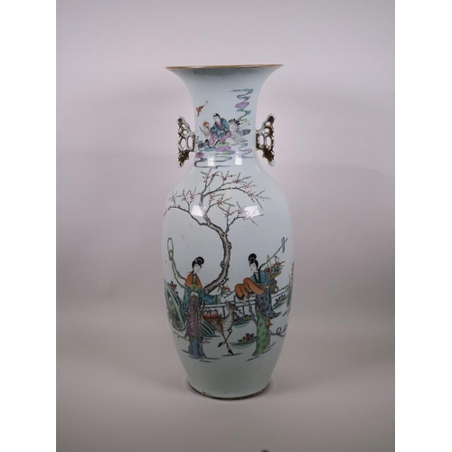 83 - A large late C19th/early C20th Chinese polychrome porcelain vase with gilt handles, decorated with w... 