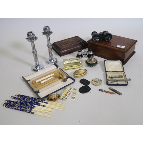 99 - A mixed lot, to include a miniature bone domino set, early C20th Cantonese ivory cheroot holders, op... 